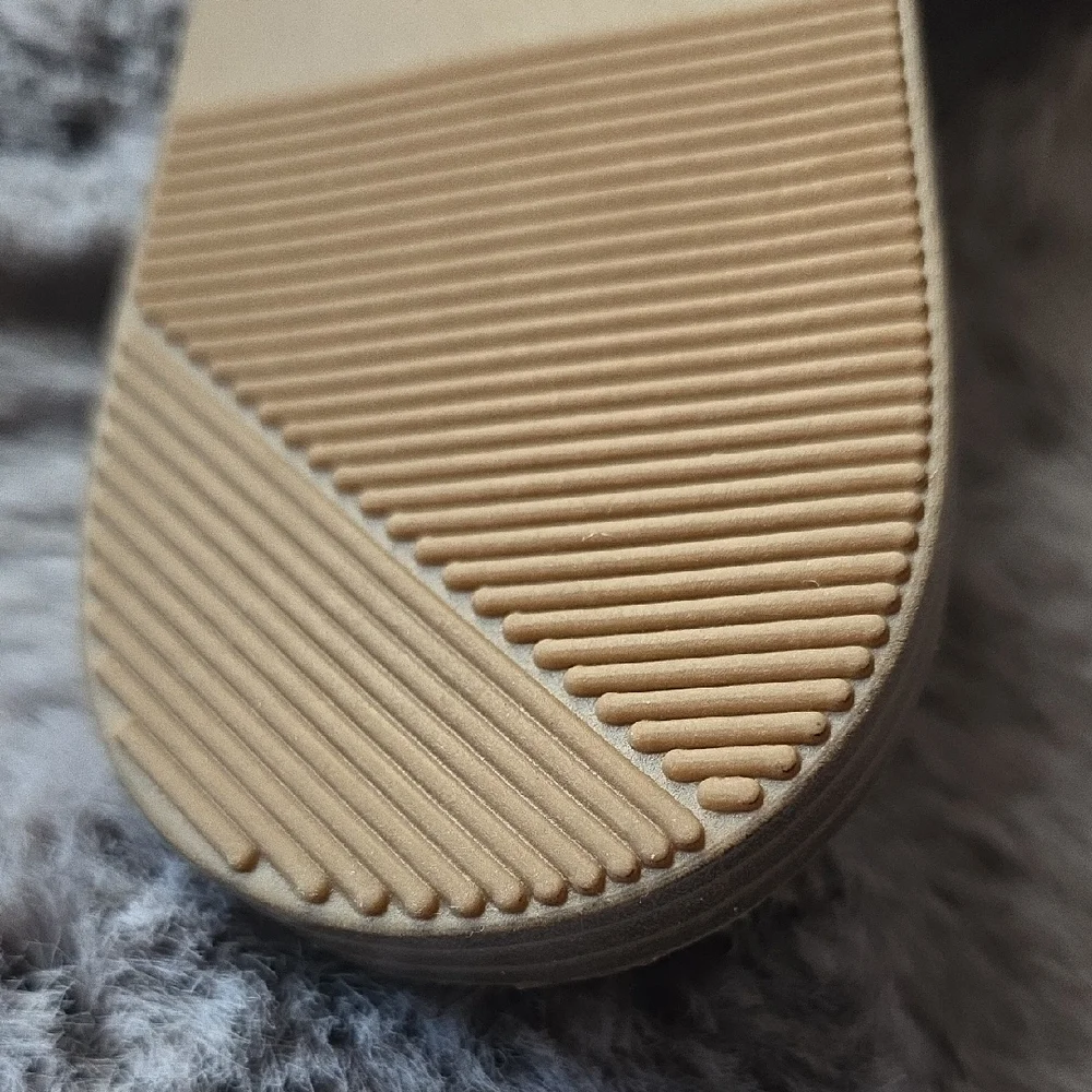 SM New York Tan Mules with Woven Texture 7.5 - Picture 7 of 8